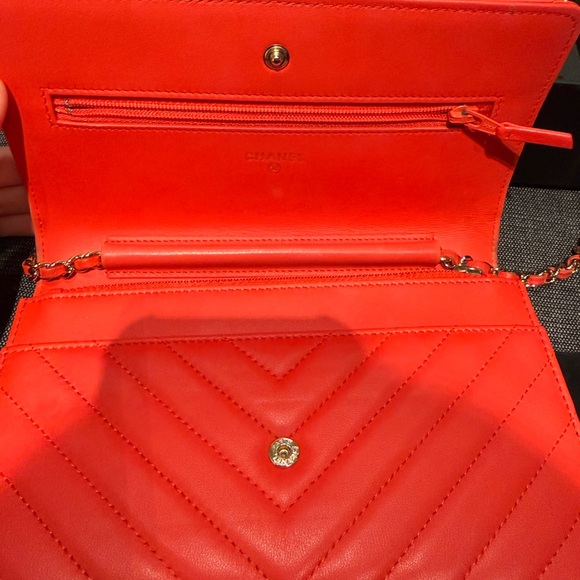 Chanel Red Chevron Wallet on Chain (WOC) - Picture 7 of 13